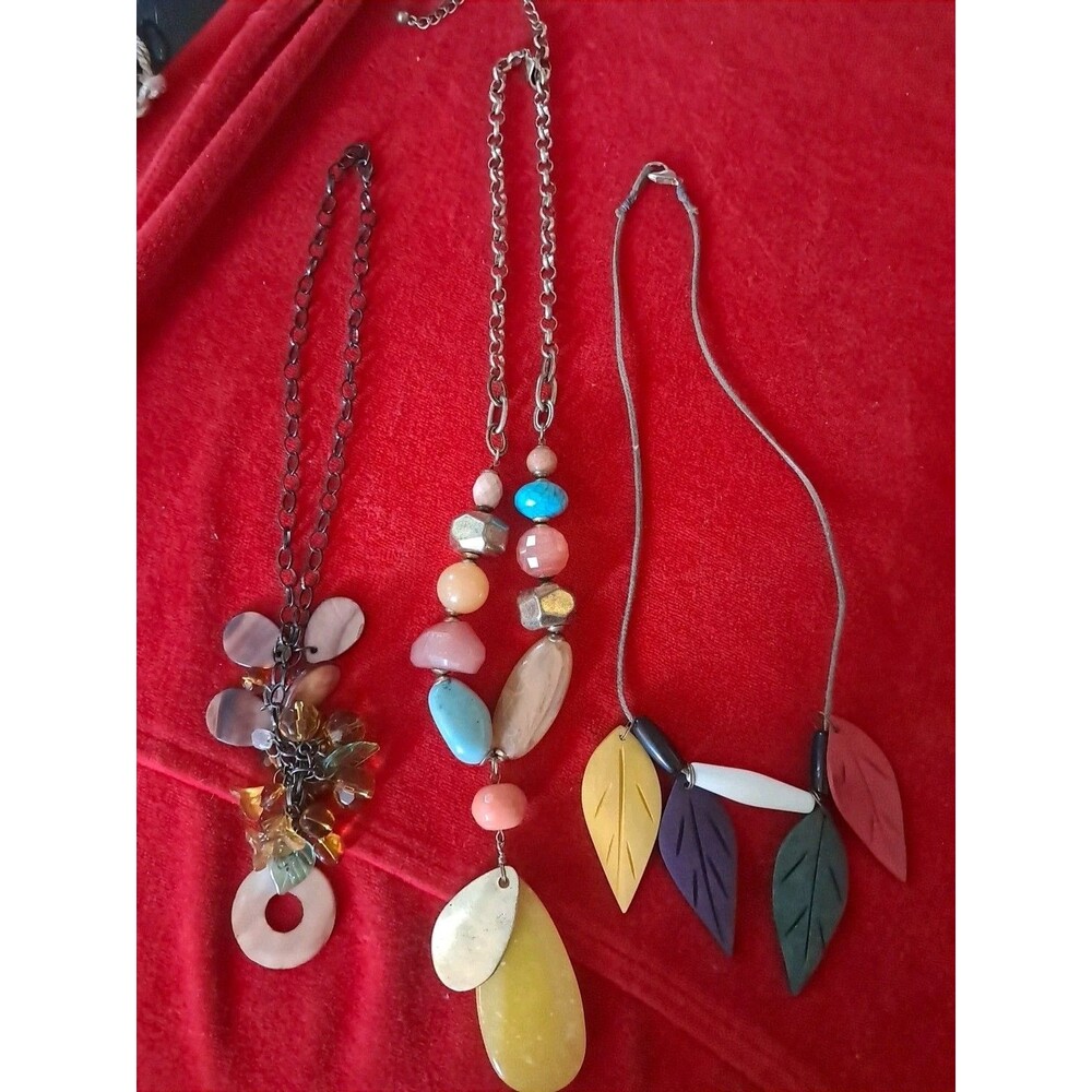 3 Beautiful Retro Necklaces